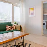 Bright In The Center Apartman