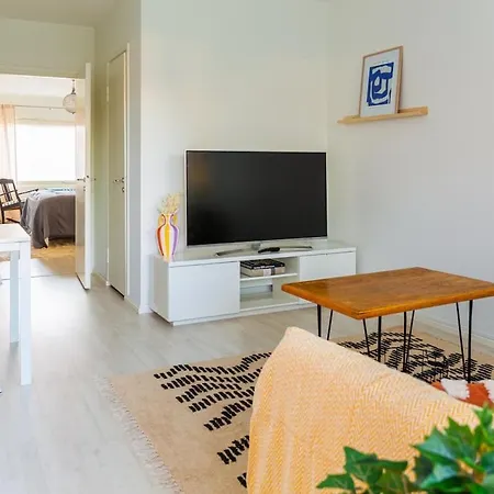 Bright In The Center *