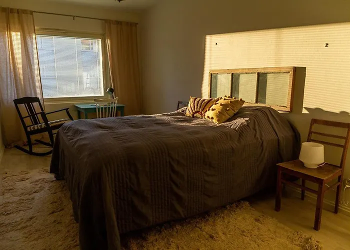 Bright In The Center *