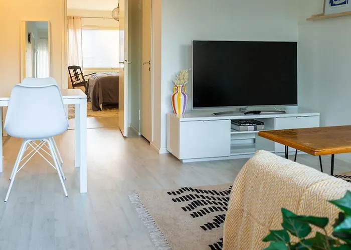 Bright In The Center *