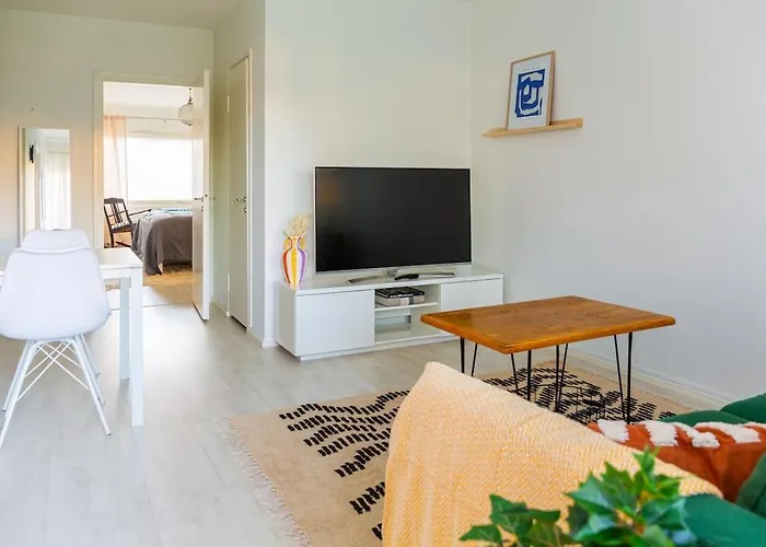 Bright In The Center *