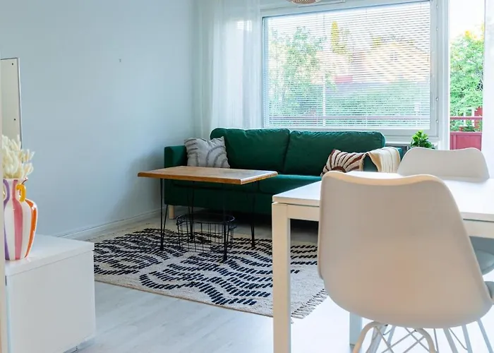 Bright In The Center Каяани